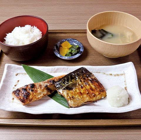 とろさばとサーモンハラス定食