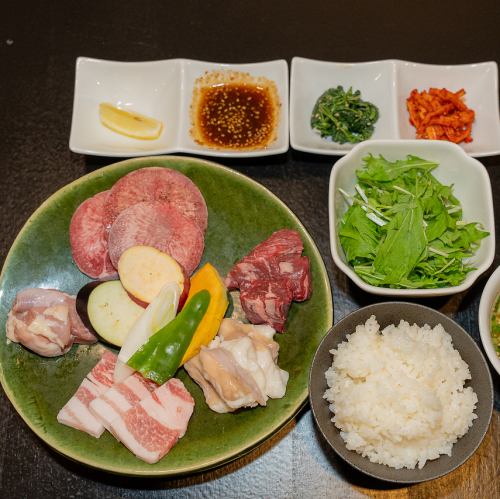 焼肉5種盛ランチ