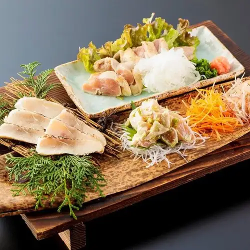 Yamaguchi local chicken [Choshu Kurokashiwa] three-variety platter