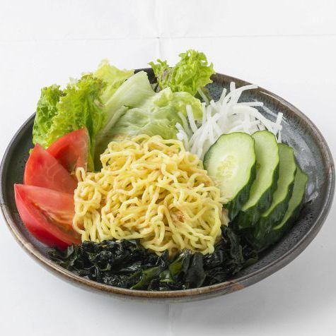 Sesame sauce ramen salad