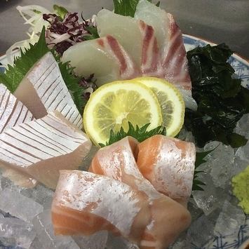 Assorted fish sashimi (for 2-3 people)