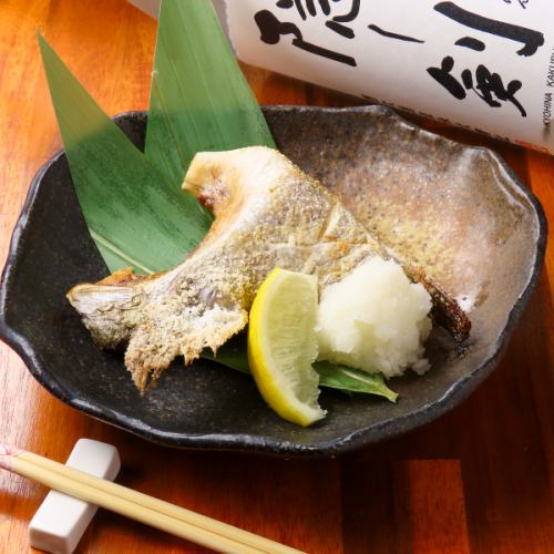 特大ブリカマの塩焼き