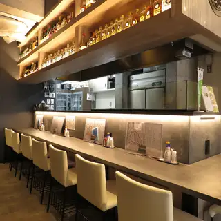 청결감 넘치는 차분한 카운터입니다!!꼭 즐겨 주세요♪
