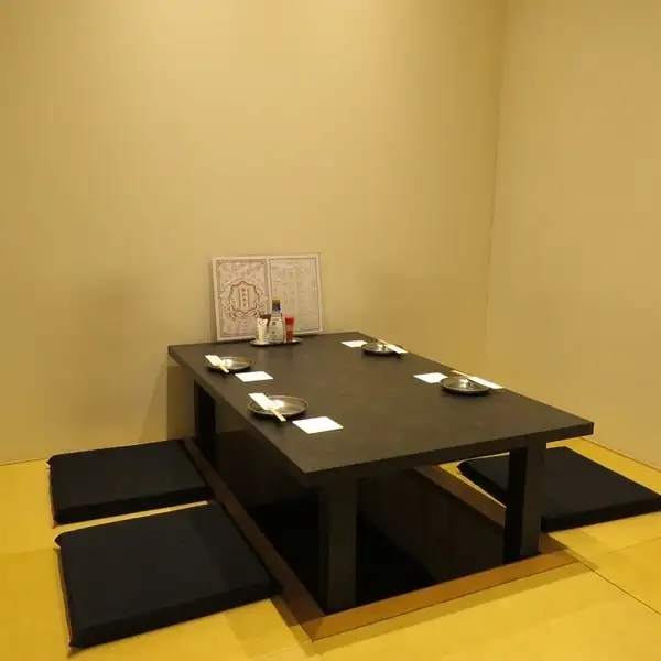 We offer private rooms (4 seats total) for up to 4 people!! Enjoy your banquet in a relaxing tatami room...♪