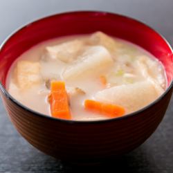 お野菜たっぷりお味噌汁