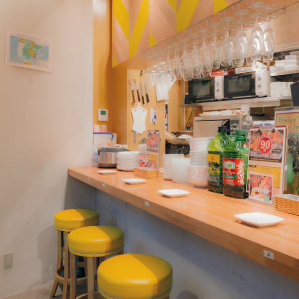 There is a counter seat that can be used easily by one person.Excite the exquisite cheese dishes made in front of you and enjoy the deliciousness of the moment you bring it to your mouth ♪