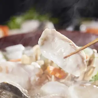 [Limited Time Offer! December onwards] 8000 yen (tax included) Luxurious Fugu Hot Pot Plan! Includes 120 minutes of all-you-can-drink.