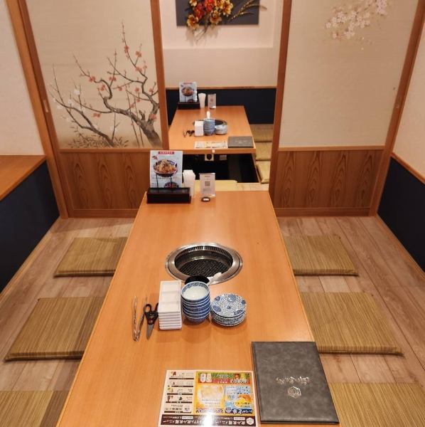 落ち着いた雰囲気が楽しめる和モダン空間はビジネスシーンだけでなく、ご家族でのお食事や、お友達同士での女子会、誕生日にも最適です！