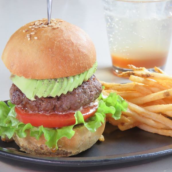 【クラフトドリンクと一緒にどうぞ！】ハンバーガー・ドリンクセット