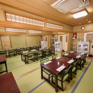 宴会場を繋げることで最大40名様までお座りいただけます！