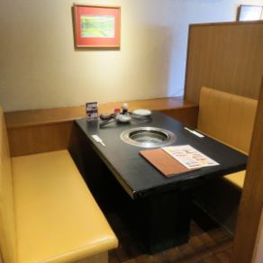 半個室の4名席×4部屋ご用意しております。　感染症対策にも対応しております！※画像は系列店です。