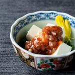 マグロ酒盗クリームチーズ