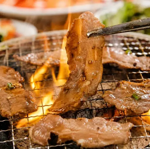【お手軽・焼肉食べ放題】カルビなど全70品♪100分食べ放題〈一人様OK〉2,990円（税込3,289円）