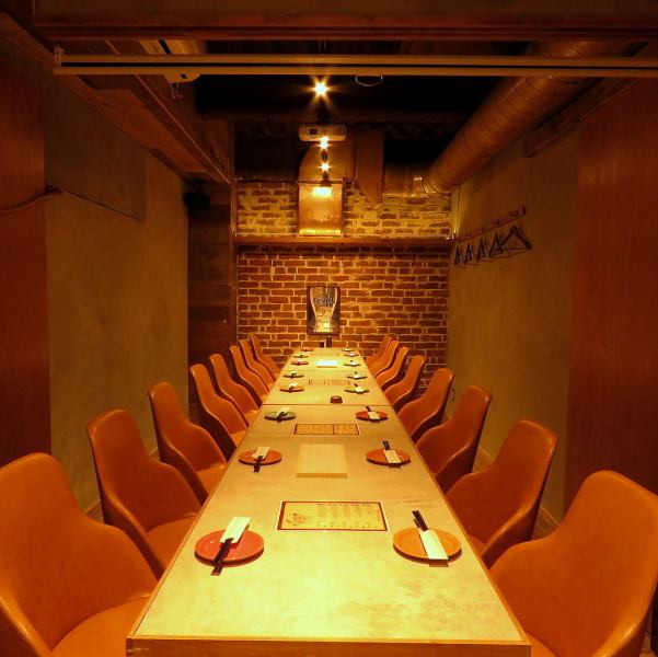 Complete private room for up to 10 people.It can be used for less than 20 people in a private room connection ♪ It is ideal for company banquets, drinking parties with friends who are fit together, and adult girls' party.We will guide customers from private room exclusive route ☆