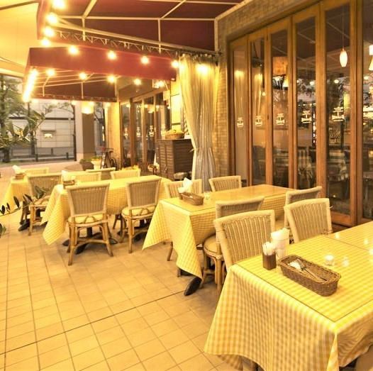 Equipped with terrace seats! It is recommended to eat on the terrace seats at noon on a sunny day.We are proud of the speed of serving food! Have a nice time with Italian wine ★