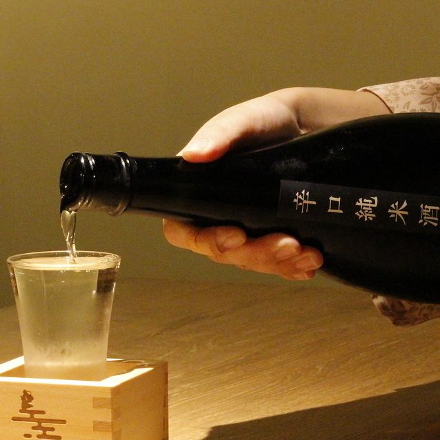 圧巻の品揃え!自慢の天ぷらや焼き鳥をこだわり抜いた日本酒で。