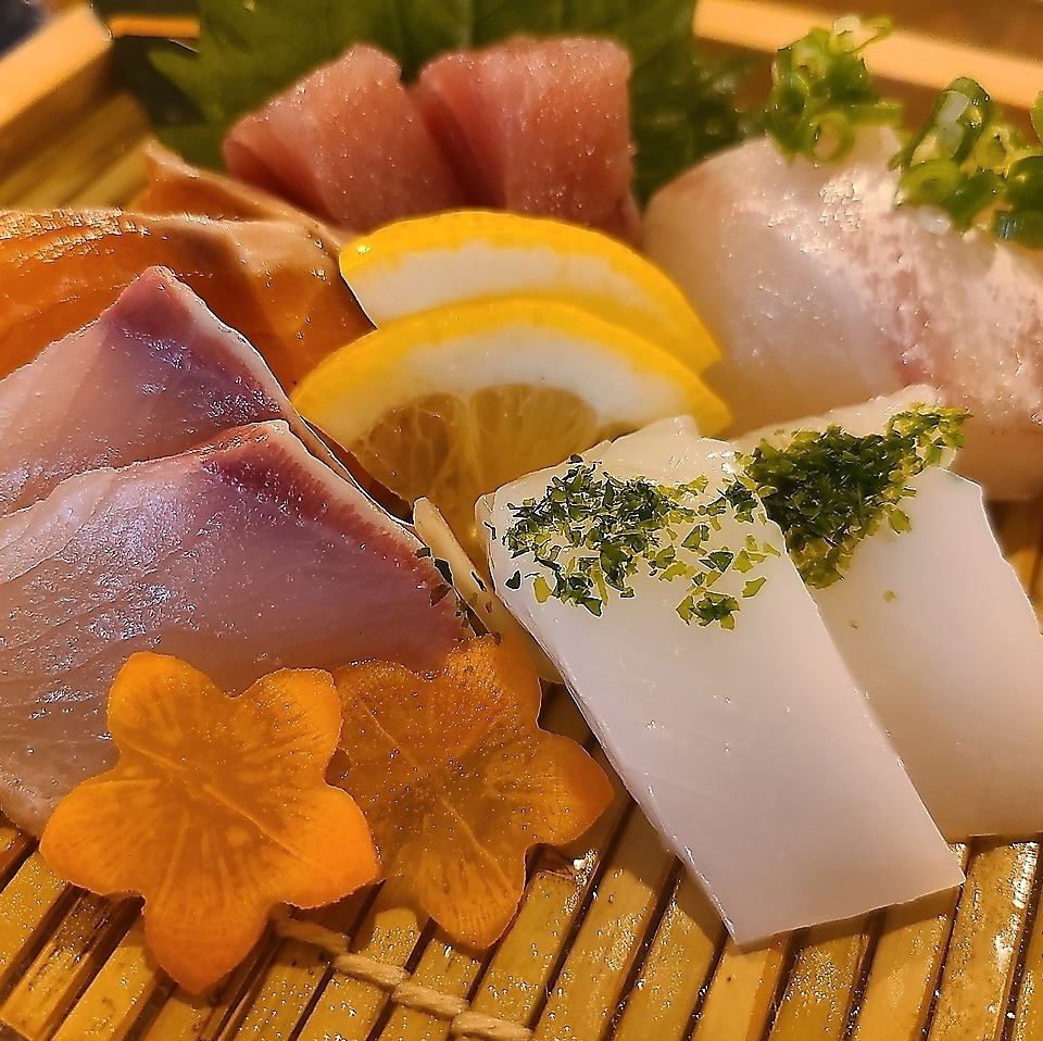 獲れたての鮮魚などを美酒と一緒に存分に海の幸を満喫ください。