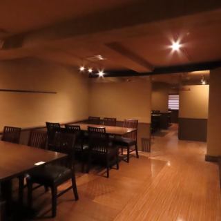 【2階】テーブル4人×5