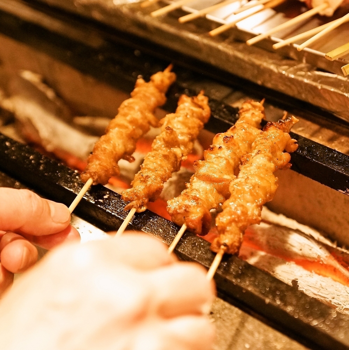 職人が焼き上げる本格炭火焼き鳥をご堪能いただけます。