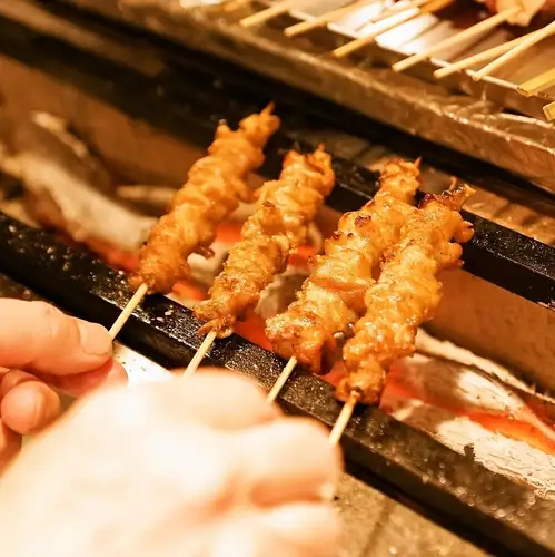 炭火で豪快に。至福の串