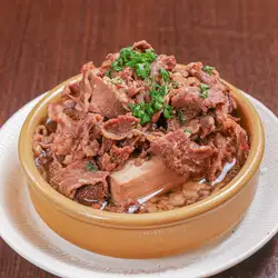 並すでに大盛り 炭ノ堂の肉豆腐