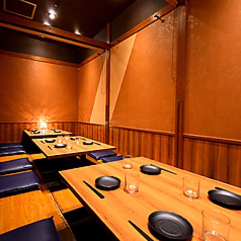 We can accommodate groups of up to 70 people on the floor that is ideal for groups. Please use it for parties, drinking parties, welcome and farewell parties, mothers' parties, etc. ♪ Our modern Japanese space is a calm space for adults. ….We also have many private rooms, so please use them for various occasions. We also have many bargain coupons available!
