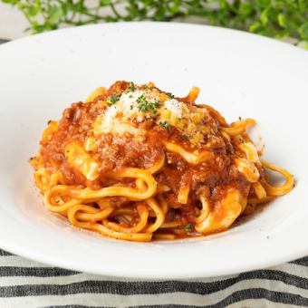 モッツァレラチーズの淡路産牛ボロネーゼ　生パスタキタッラ