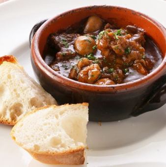 牛すじ肉のデミグラス煮込み