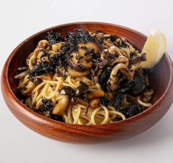 うにといろいろきのこ焦がし醤油風味