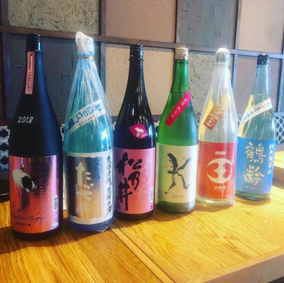 All sake is from Niigata! All brands of glasses are 500 yen, and you can compare them by drinking ♪