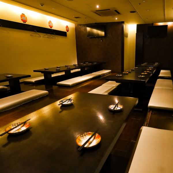 【デザイナーズ個室】和の趣き溢れる店内は大人の為の落ち着いた雰囲気となっております。2名様~ご利用可能な完全個室席は豊橋駅での接待や女子会、合コンなど各種宴会に最適なプライベート個室空間♪お得な宴会コースプランもご予算に合わせて3000円~ご用意。誕生日や記念日にお得なサプライズ特典もご用意しております