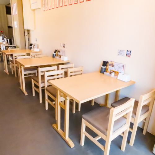 Table seating ideal for banquets of up to 13 people
