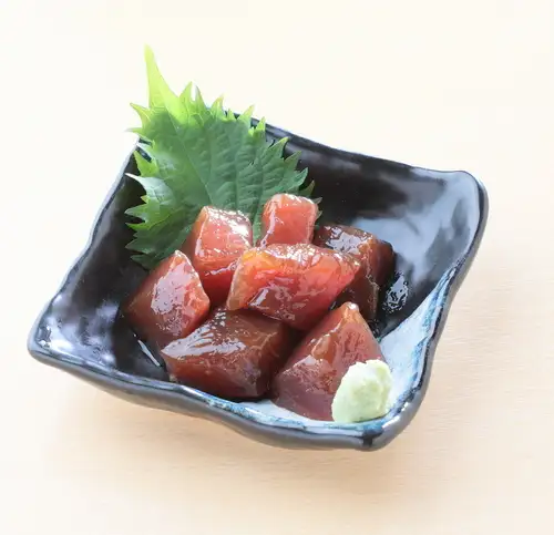 特色菜！腌金枪鱼