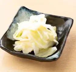 Refreshing ginger cabbage