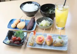 Creative deep-fried skewers set meal