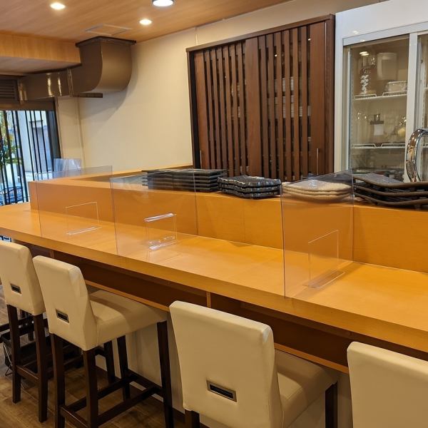 当店は全体での貸切も可能です！10名様から貸切予約を承っておりますので、会社やご友人との各種宴会に是非ご利用ください！また、宴会コースのお料理は、ご希望予算に合わせてご用意いたします。食べたいメニューがございましたら、それに合わせてご用意することも可能ですので、お気軽にご相談くださいませ♪(※要予約)