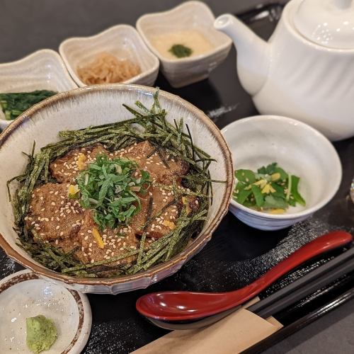 金槍魚醬油曲醃飯碗