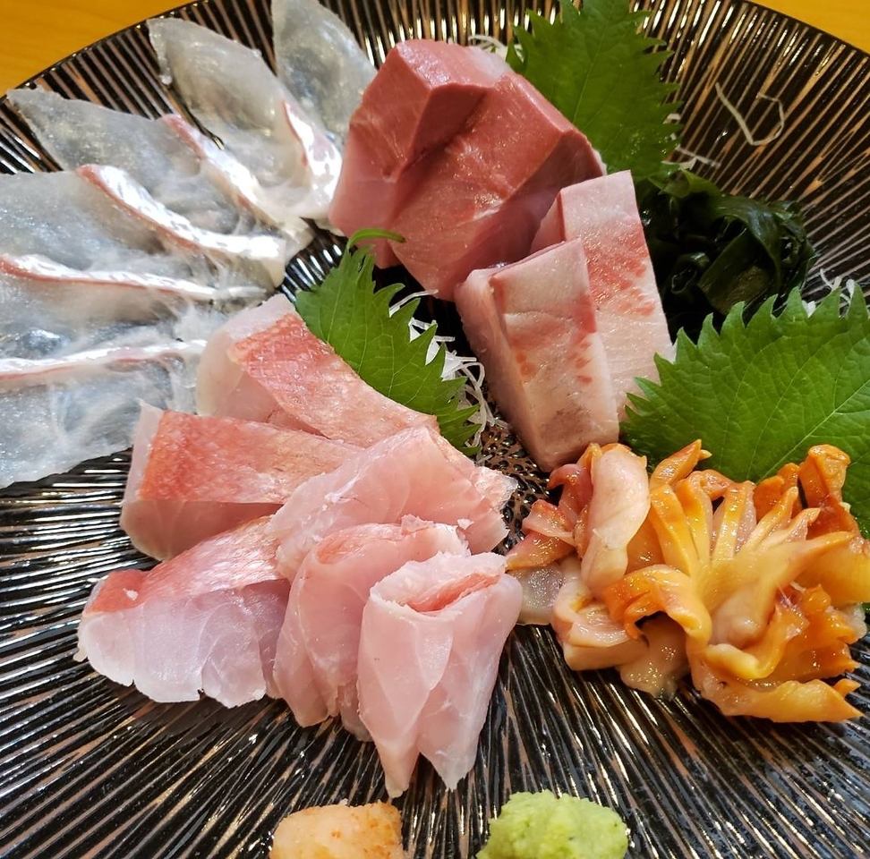 当店はその日によっておすすめの新鮮な魚をお出ししております！