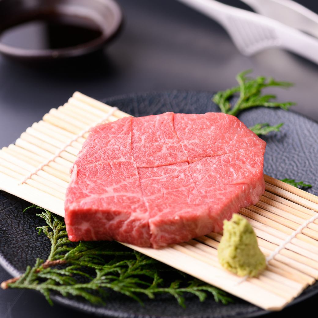 If you want to eat delicious meat in Sannomiya, go to Yakiniku Bull."fart!