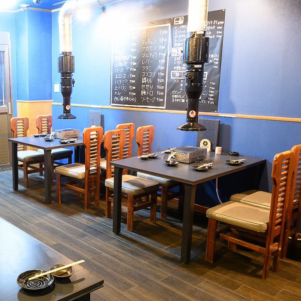 《We also have table seats♪》We welcome small groups of 4 or less people and dates.Please enjoy our authentic Yakiniku to your heart's content!We sincerely appreciate your visit. We'll be expecting you.
