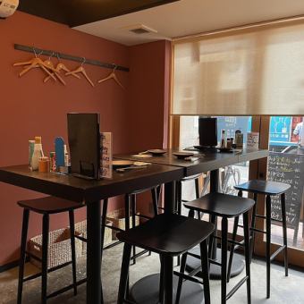 [Table seating] Table seating that can accommodate up to four people.For parties of 5 or more, we can provide a completely private room! *Due to the need for high chairs, we may be unable to accommodate reservations that include children.