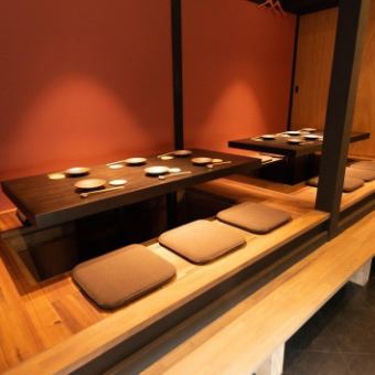 [For small and medium banquets] Up to 12 people can be accommodated! There are 2 horigotatsu seats for 6 people that can be joined together!