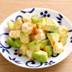 アボカドチーズの酒盗和え