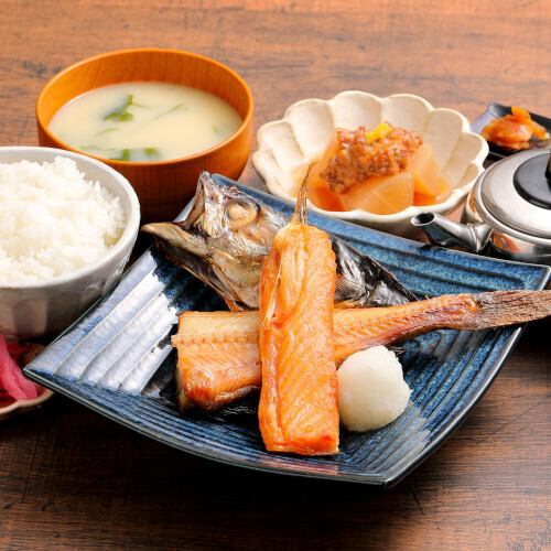 ごちそう3種焼き魚定食