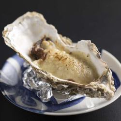 Creamy gratin with baked oysters