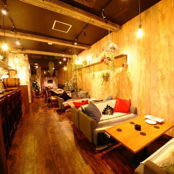 Sofa seats ◆ The sofa is the most popular seat where you can have a leisurely meal at lunchtime and enjoy alcohol and food at dinnertime♪ Please make a reservation early!!