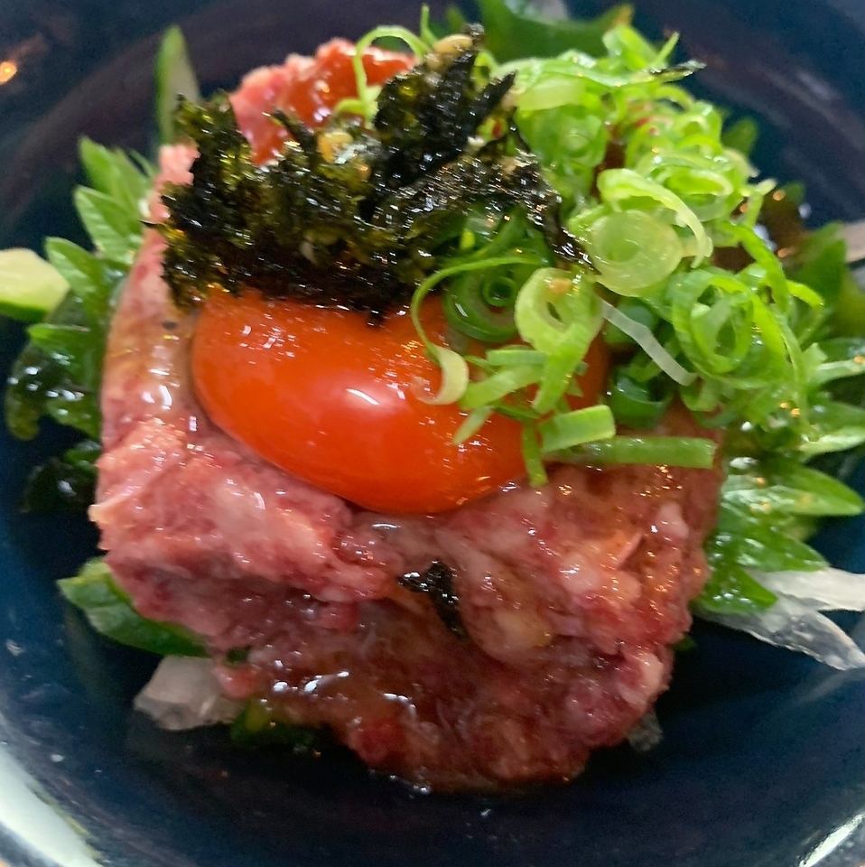 落ち着いた雰囲気の店内でごゆっくりお寛ぎください。