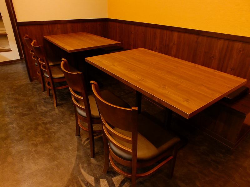 Table seats up to 8 people OK ♪ Convenience such as family and friends ◎
