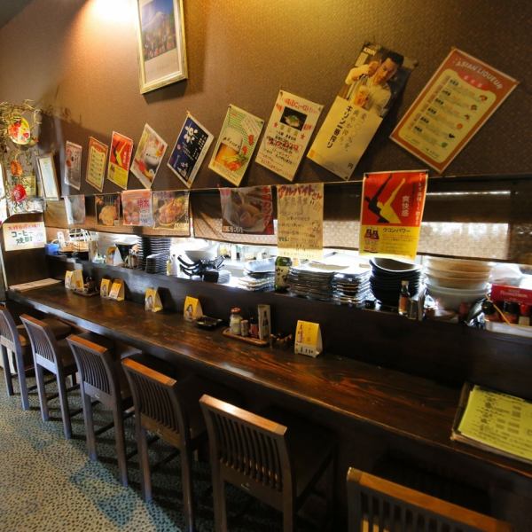 A cozy counter that you can sit comfortably alone.Many customers who drink alcohol while enjoying conversation with shopkeepers ♪ Because the couple is in a shop that has a homely atmosphere, please relax those who come by alone for the first time ♪