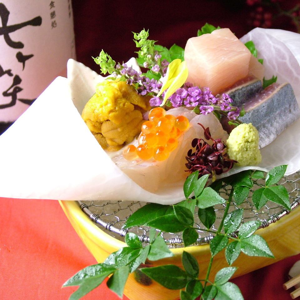 我們提供嚴選海鮮的日本料理，讓您可以用眼睛和舌頭享受♪提供懷石料理
